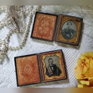 PAIR Antique 1800s Picture Photograph Hinged Book Frames Engraved Leather D-192.